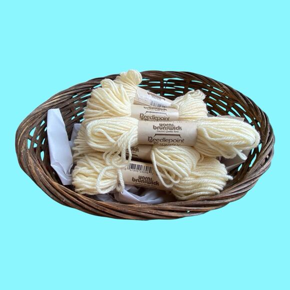 (9) 40 yd Skeins Brunswick Americas Quality Needlepoint Yarn Color 1720, Lot 1 - Picture 7 of 7